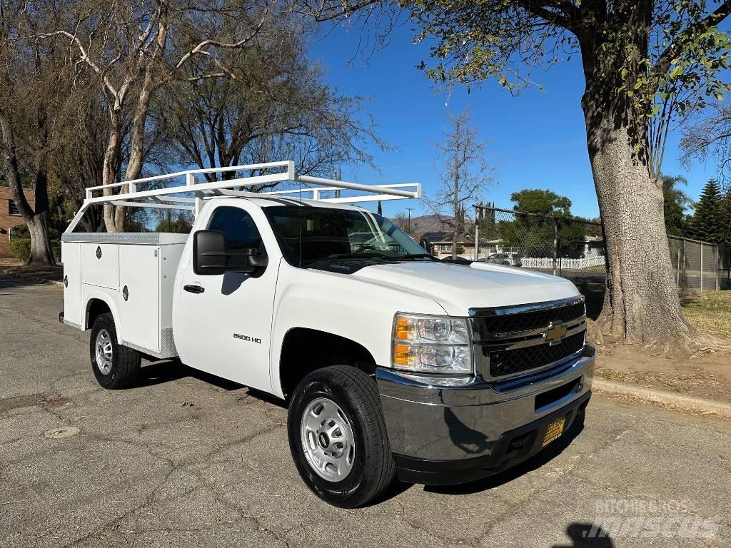 Chevrolet 2500 HD Бортовые фургоны