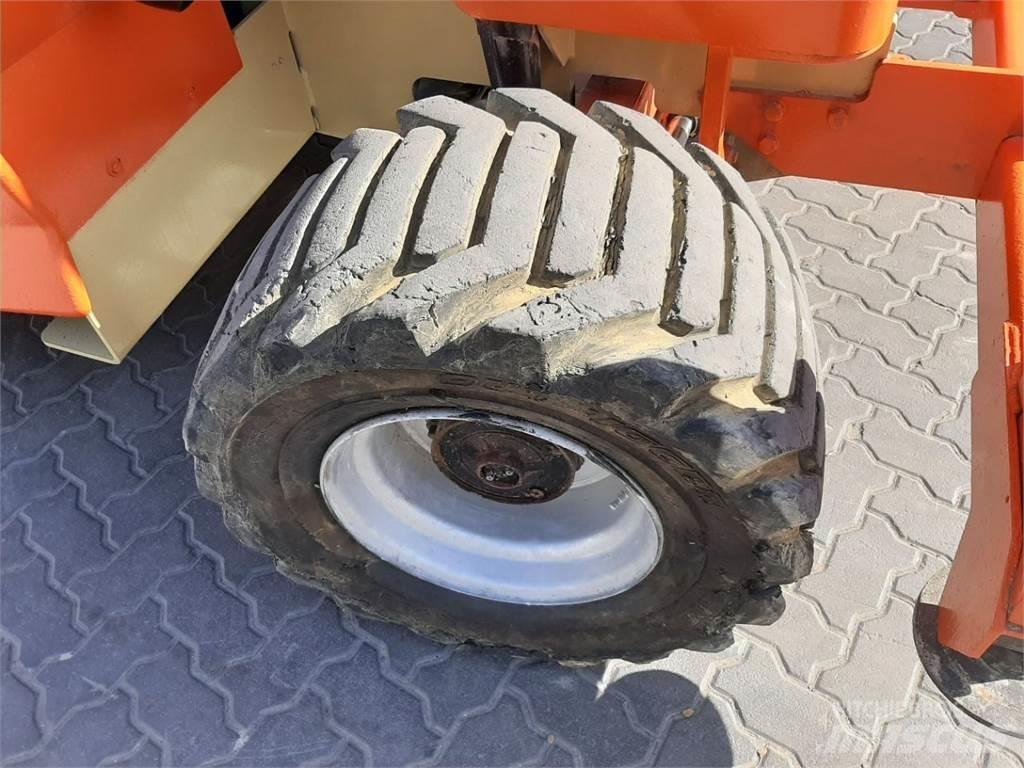 JLG 4394RT Ножничные подъемники