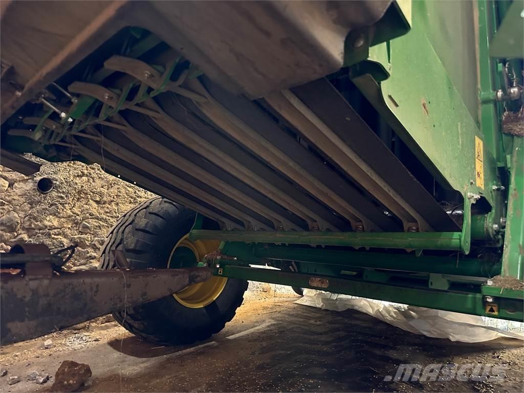 John Deere V461M Рулонные пресс-подборщики