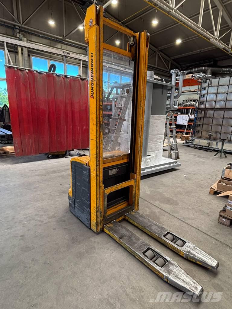 Jungheinrich EJC220 Ручные штабелёры с электроподъёмом