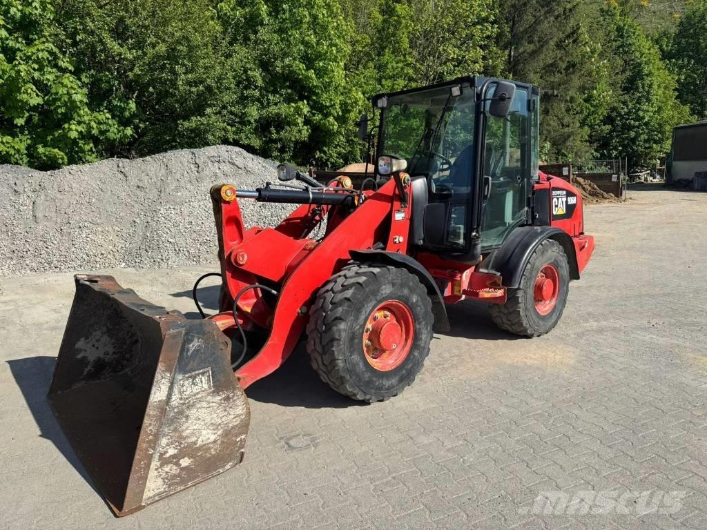 CAT 906M Фронтальные погрузчики