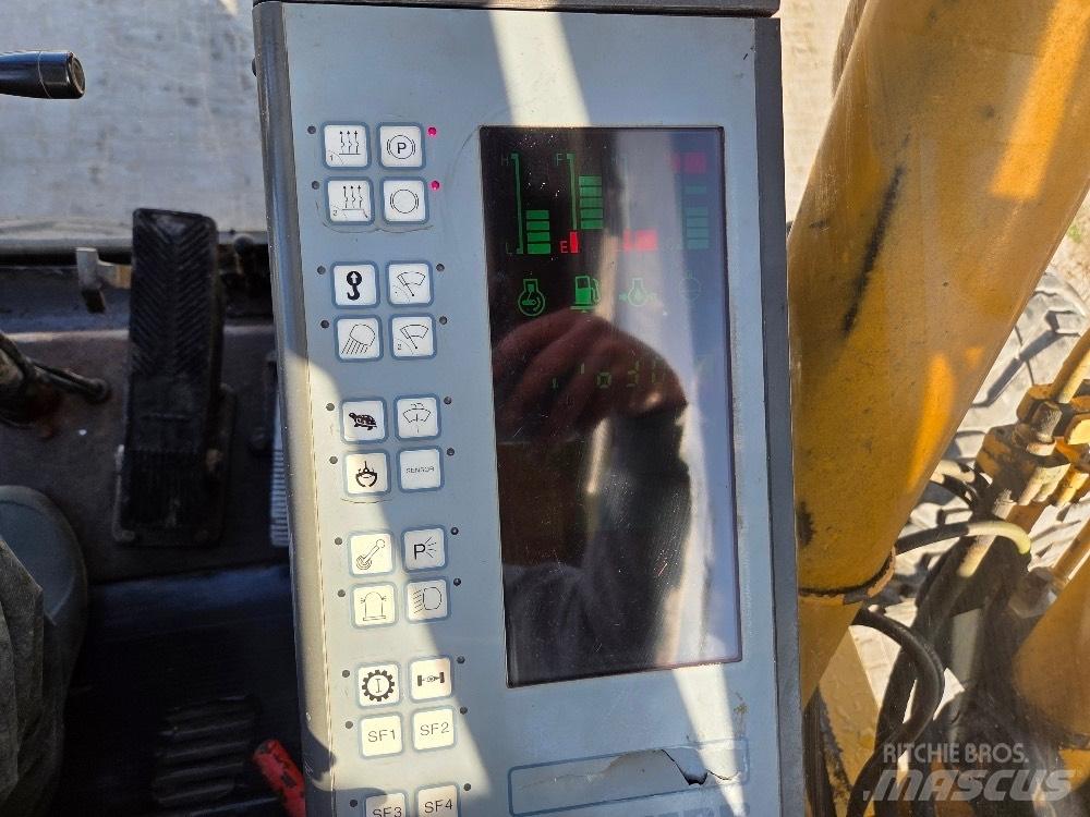 Liebherr A900 Колёсные экскаваторы