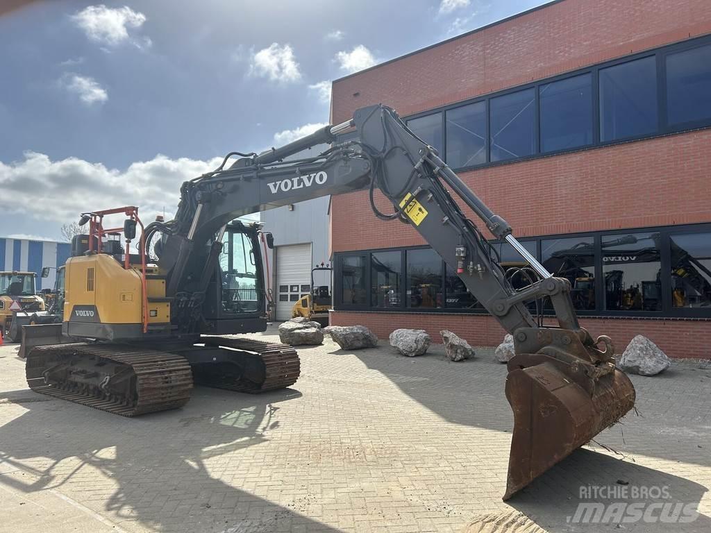 Volvo ECR145 Гусеничные экскаваторы