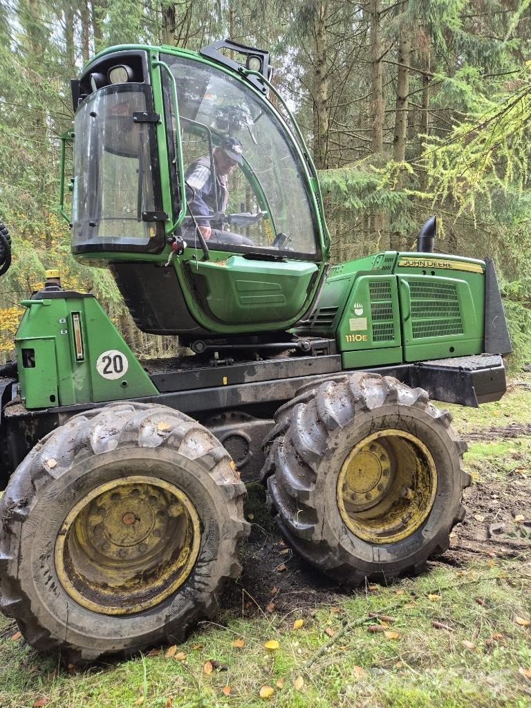 John Deere 1110 E Форвардеры