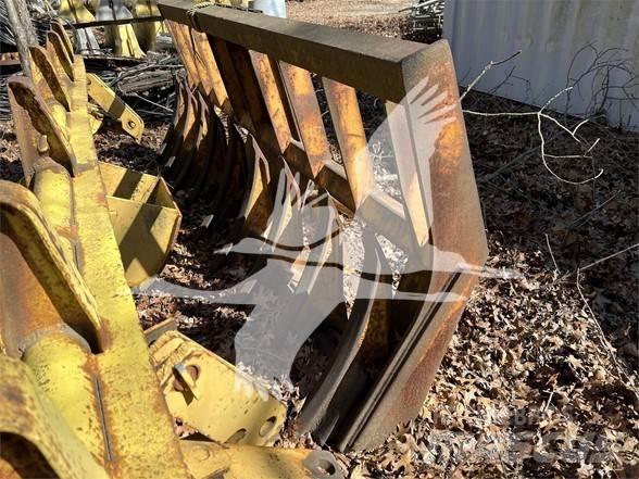 Komatsu D65PX Навесные рыхлители