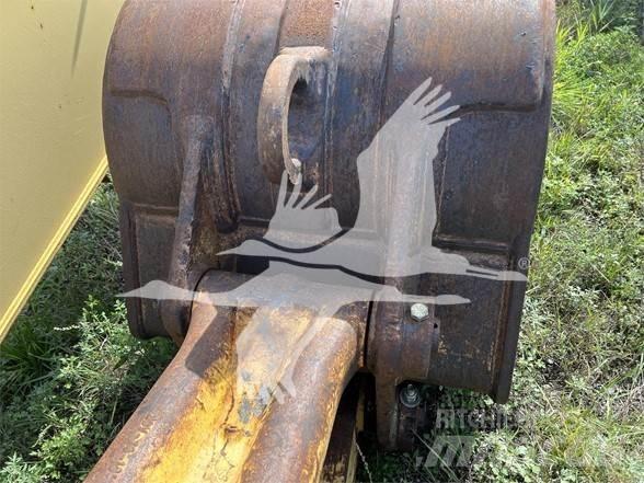 Komatsu PC200 Ковши