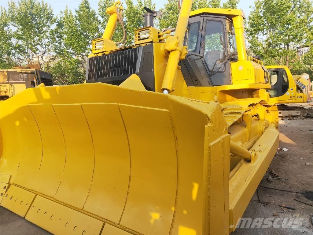 Komatsu D155AX-5 Гусеничные бульдозеры