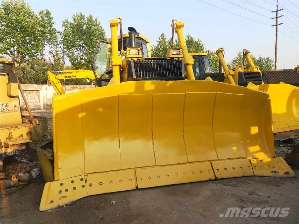 Komatsu D155AX-5 Гусеничные бульдозеры