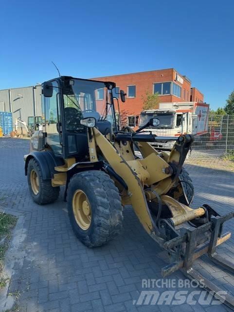 CAT 908 H Фронтальные погрузчики