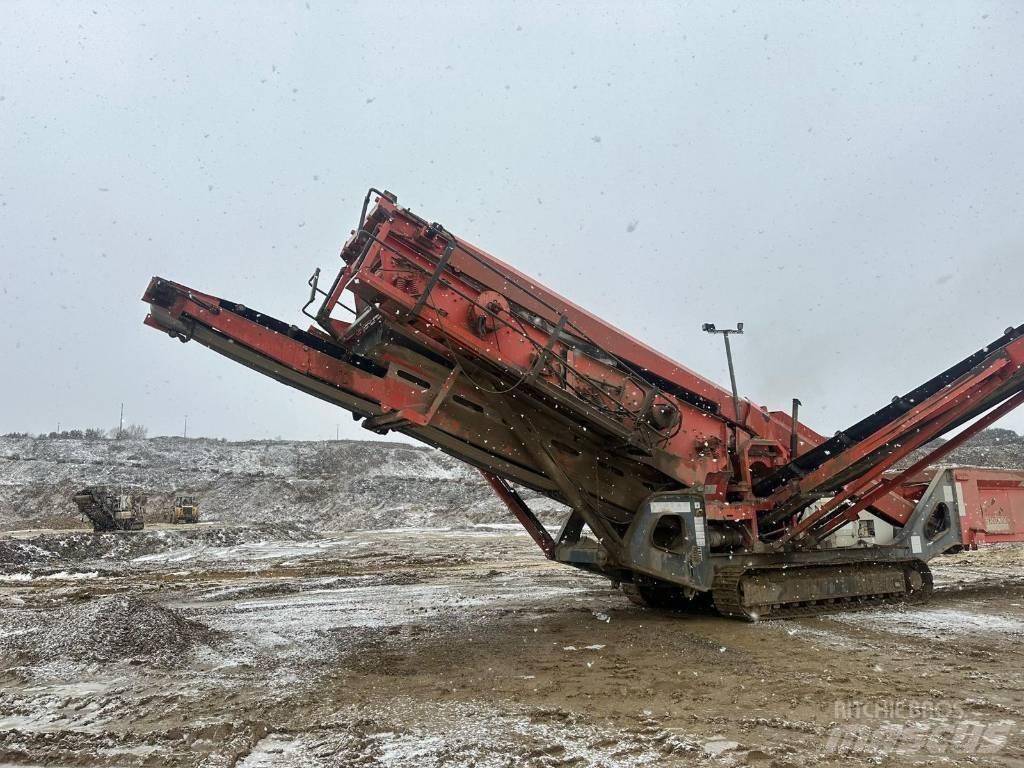 Sandvik QA 450 Мобильные грохоты