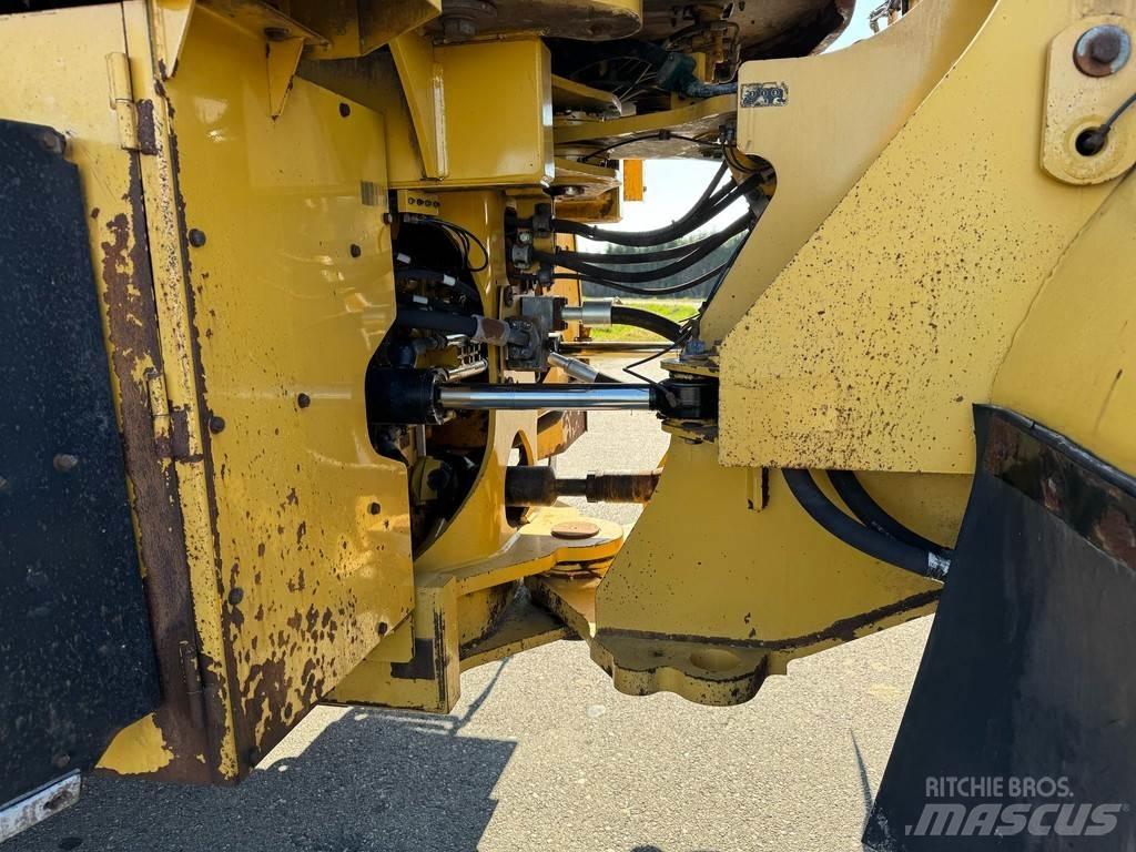 CAT 972M Фронтальные погрузчики