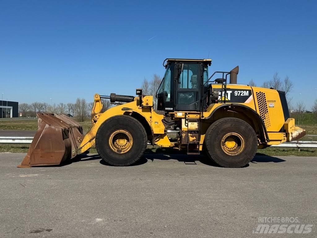 CAT 972M Фронтальные погрузчики