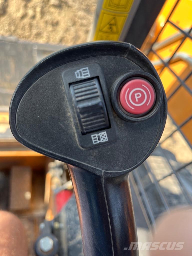 CASE SR 130 Мини-погрузчики