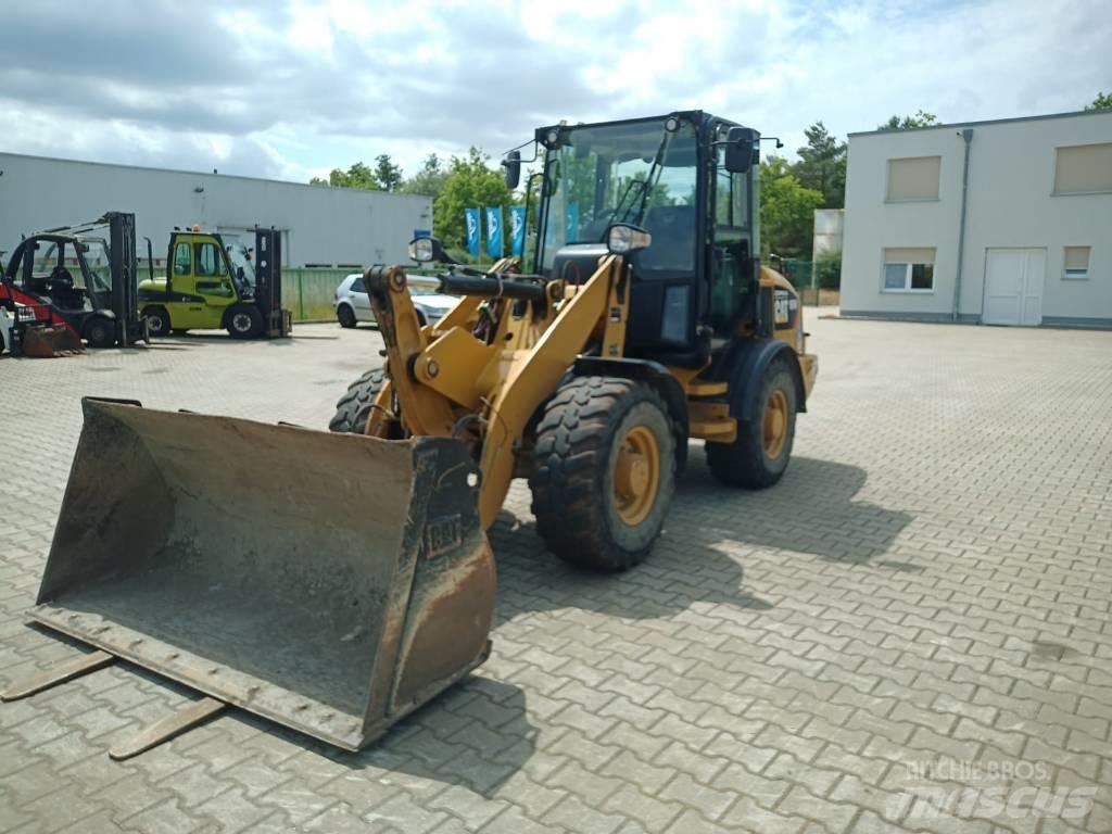 CAT 907 M Фронтальные погрузчики