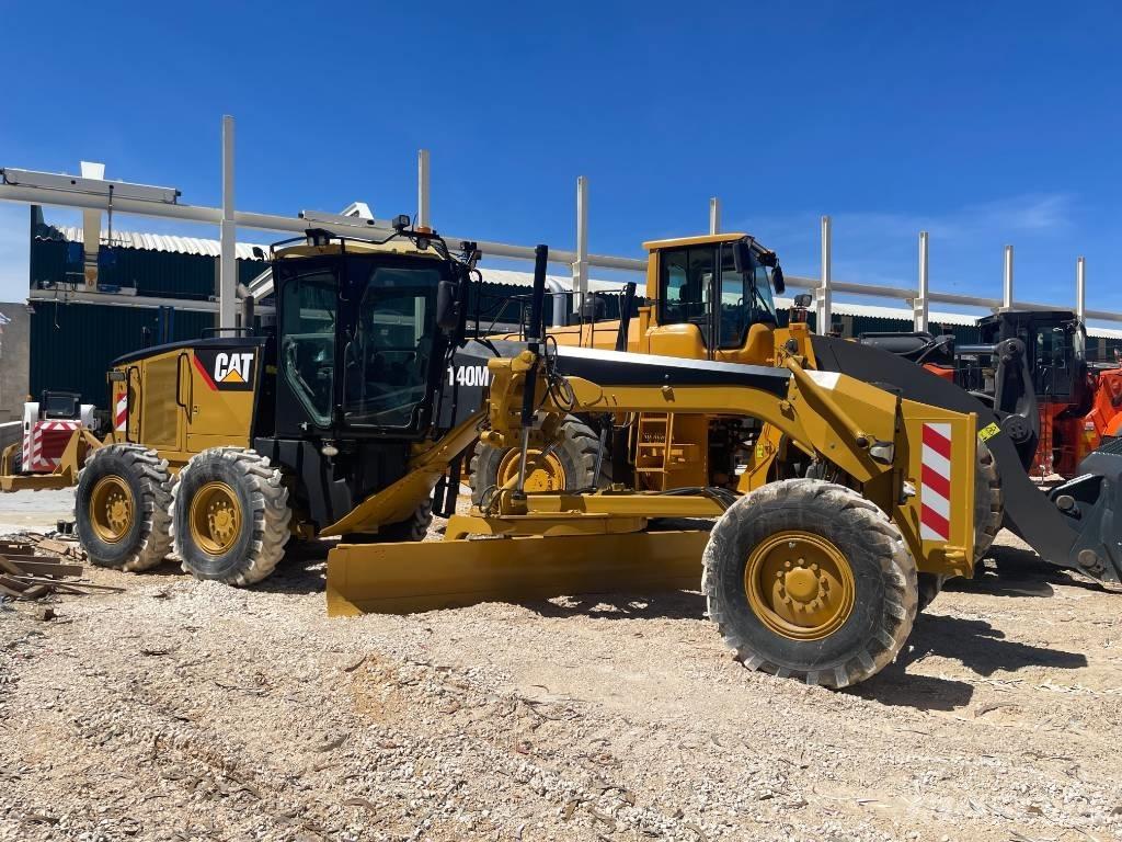 CAT 140 M Грейдеры