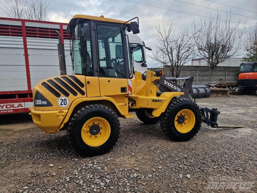 Volvo L 30 Фронтальные погрузчики
