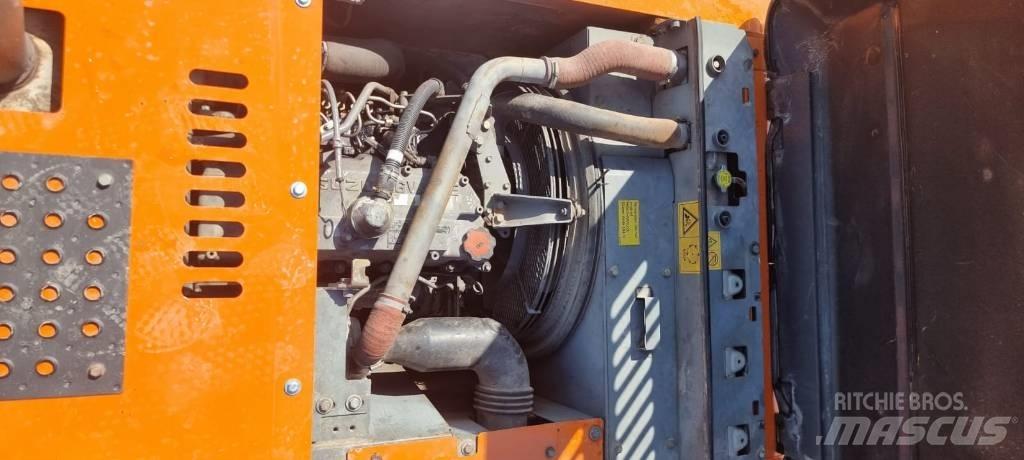 Hitachi ZX 210 LC-3 Гусеничные экскаваторы