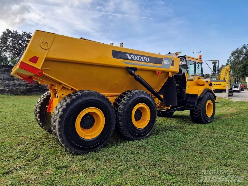 Volvo A 25 C Шарнирно-сочленённые самосвалы