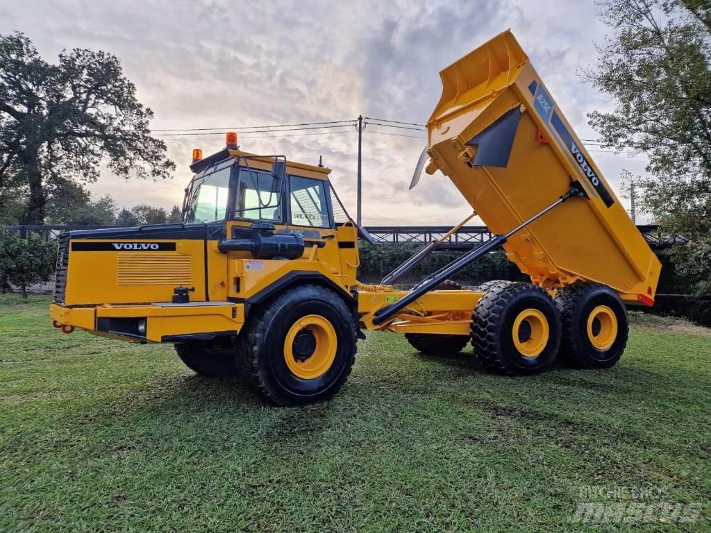 Volvo A 25 C Шарнирно-сочленённые самосвалы
