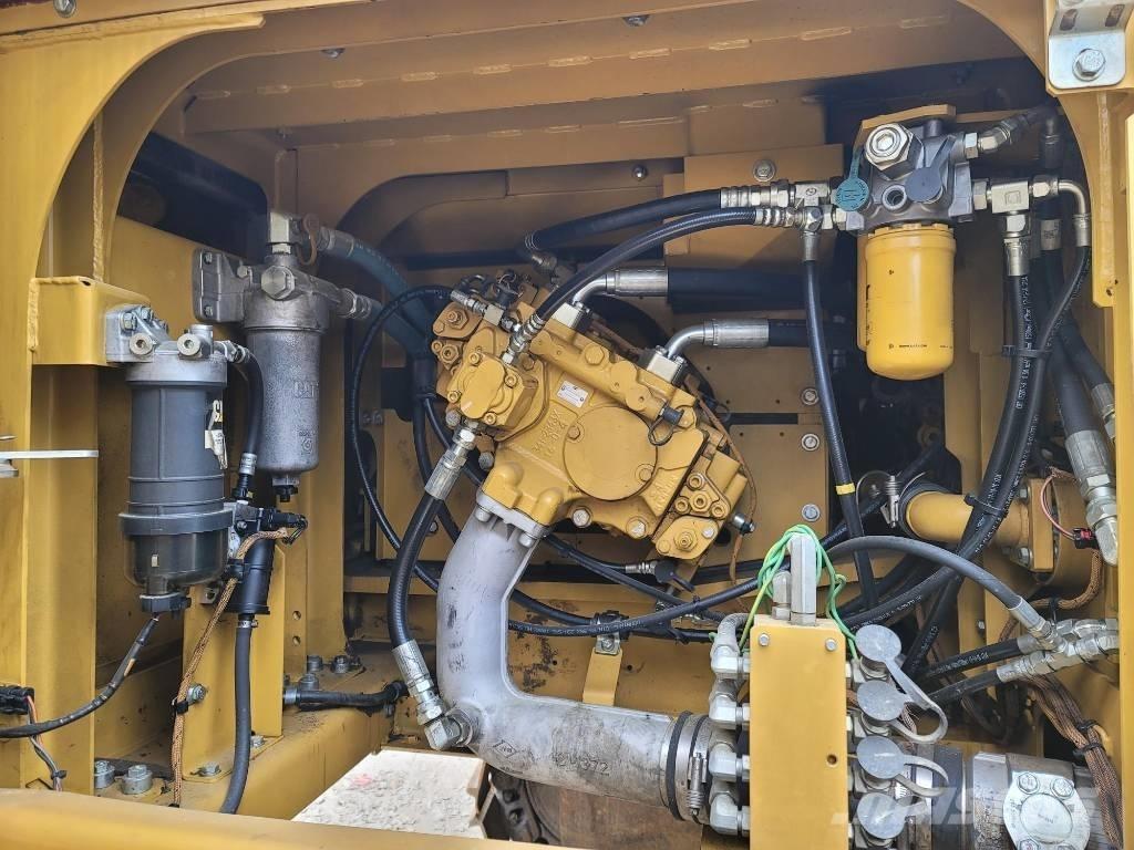CAT 330FL Гусеничные экскаваторы