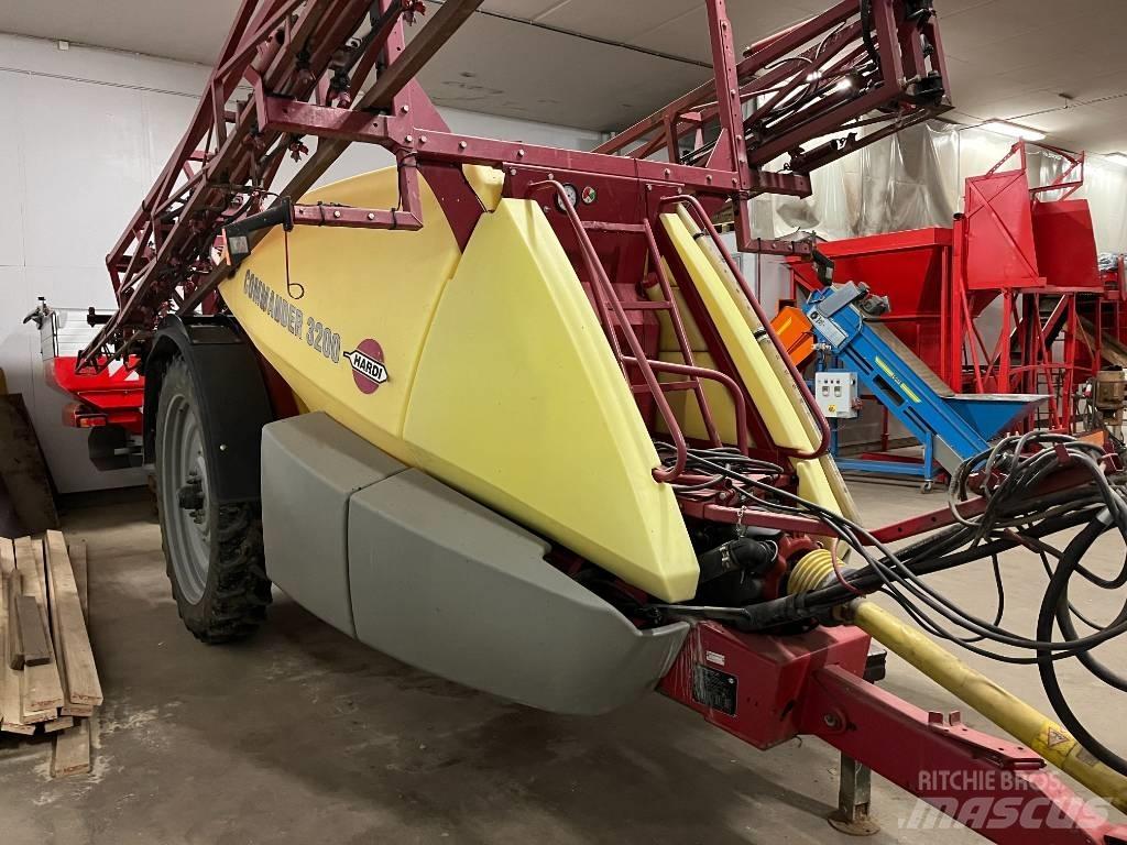 Hardi Commander 3200 Прицепные опрыскиватели