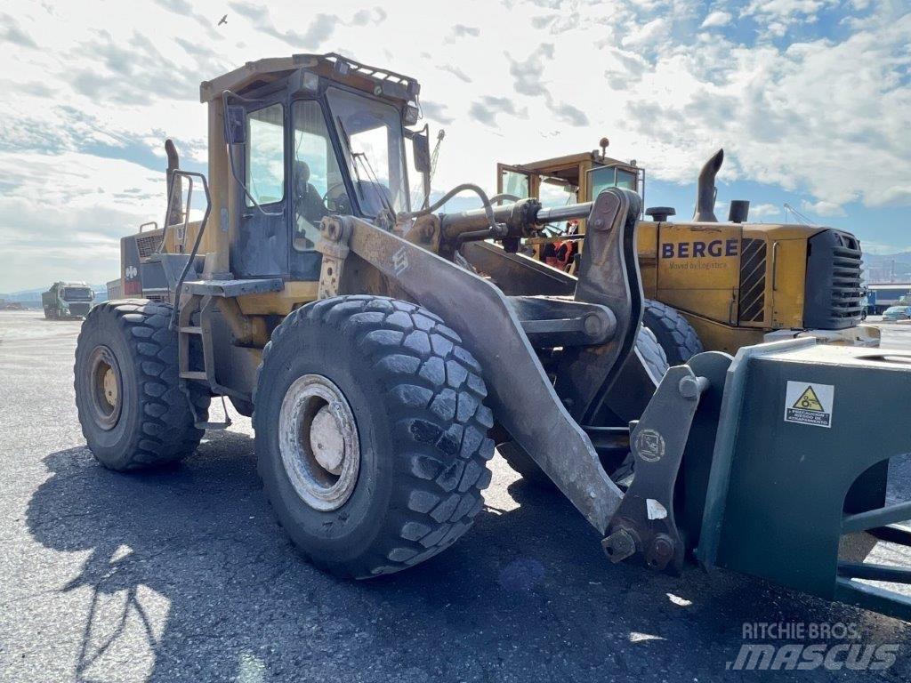 Komatsu WA 470-1 Фронтальные погрузчики