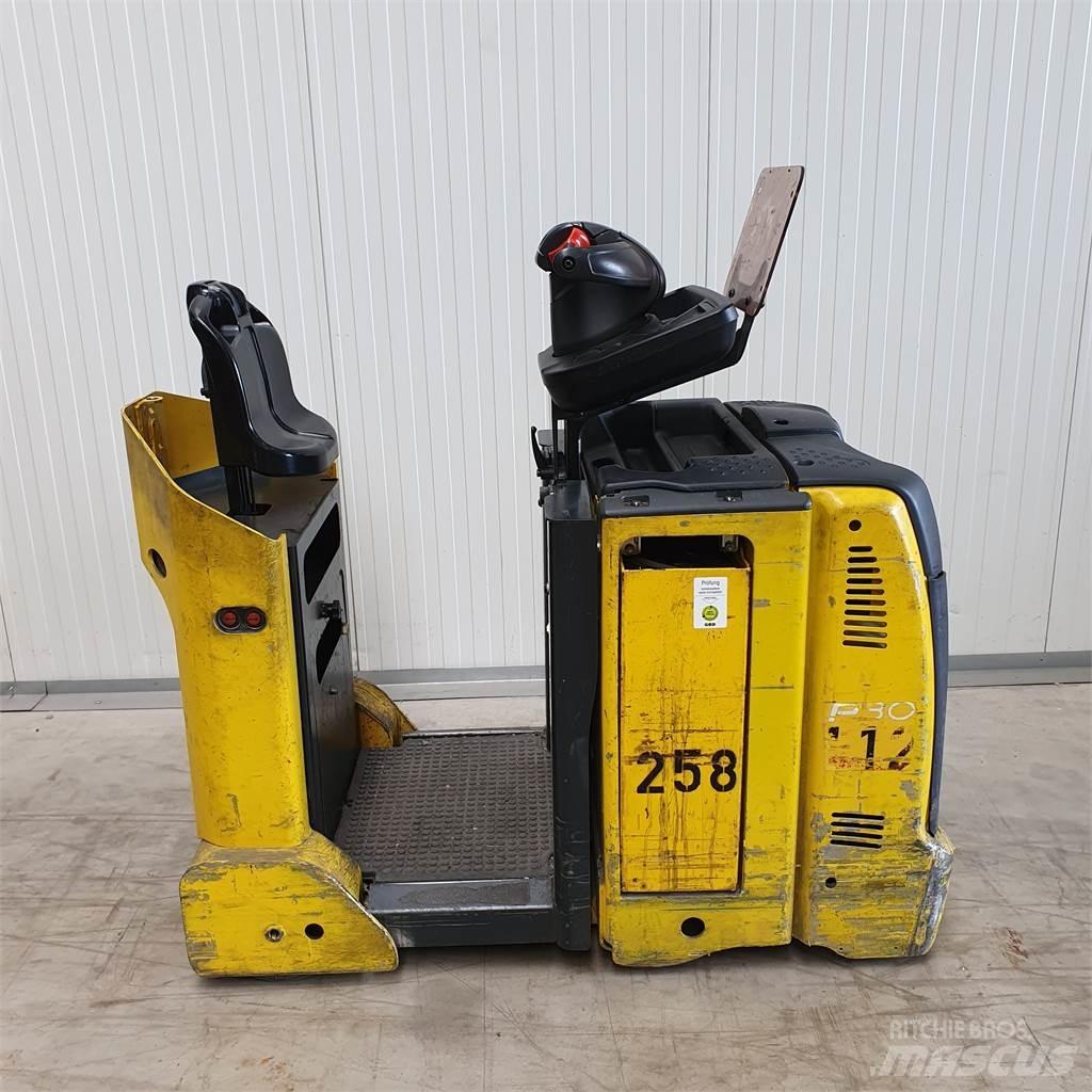 Linde P30C Складские электротягачи