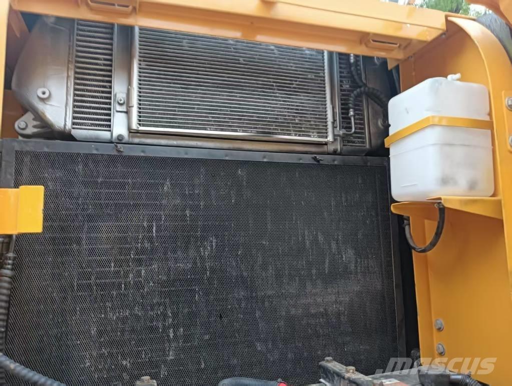 Hyundai 220LC-9T Гусеничные экскаваторы