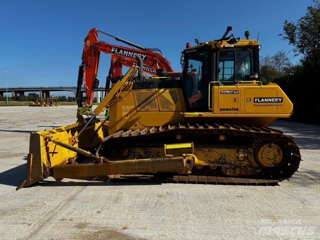 Komatsu D 65 PXi Гусеничные бульдозеры