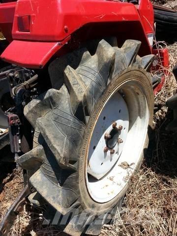  Pneus 8.3-22 Шины и колёса