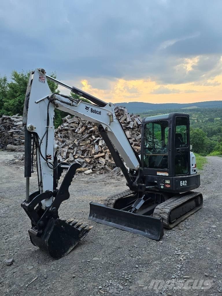 Bobcat E42 Мини-экскаваторы