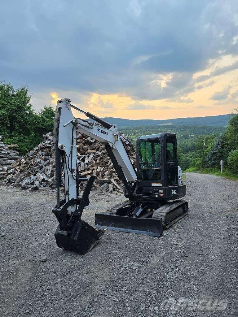 Bobcat E42 Мини-экскаваторы