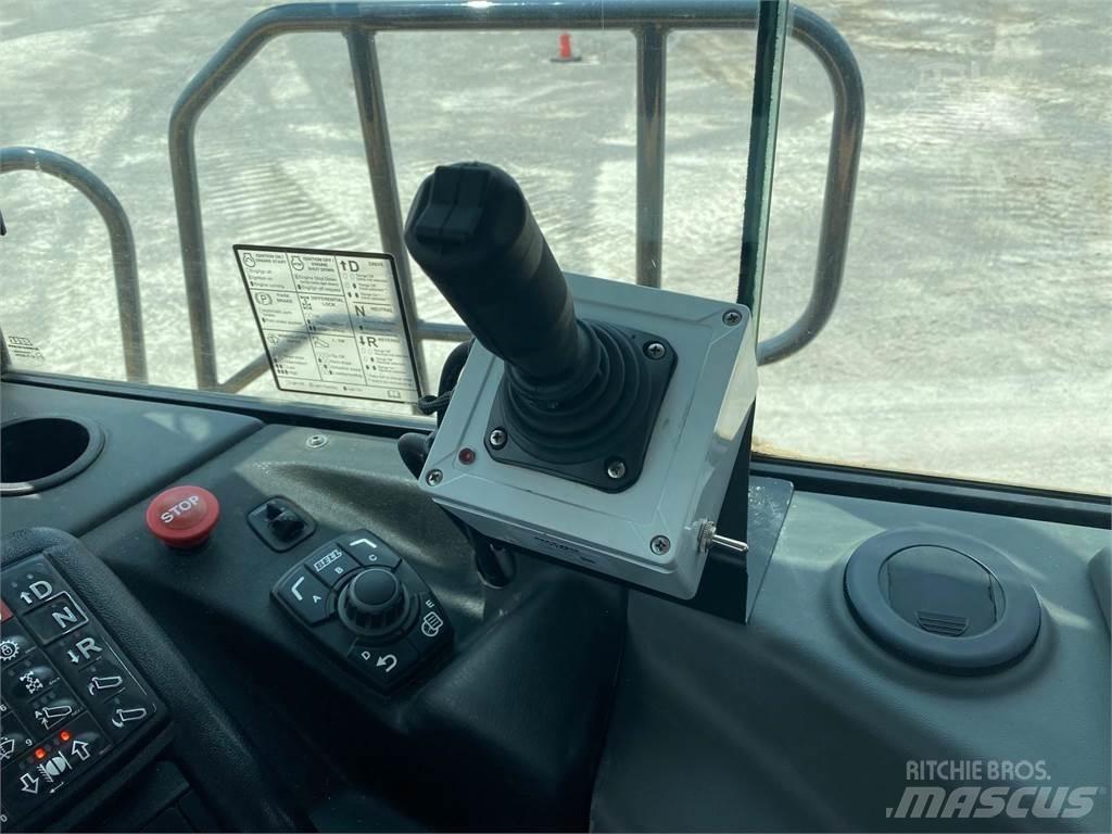 Bell B30E Поливочные машины