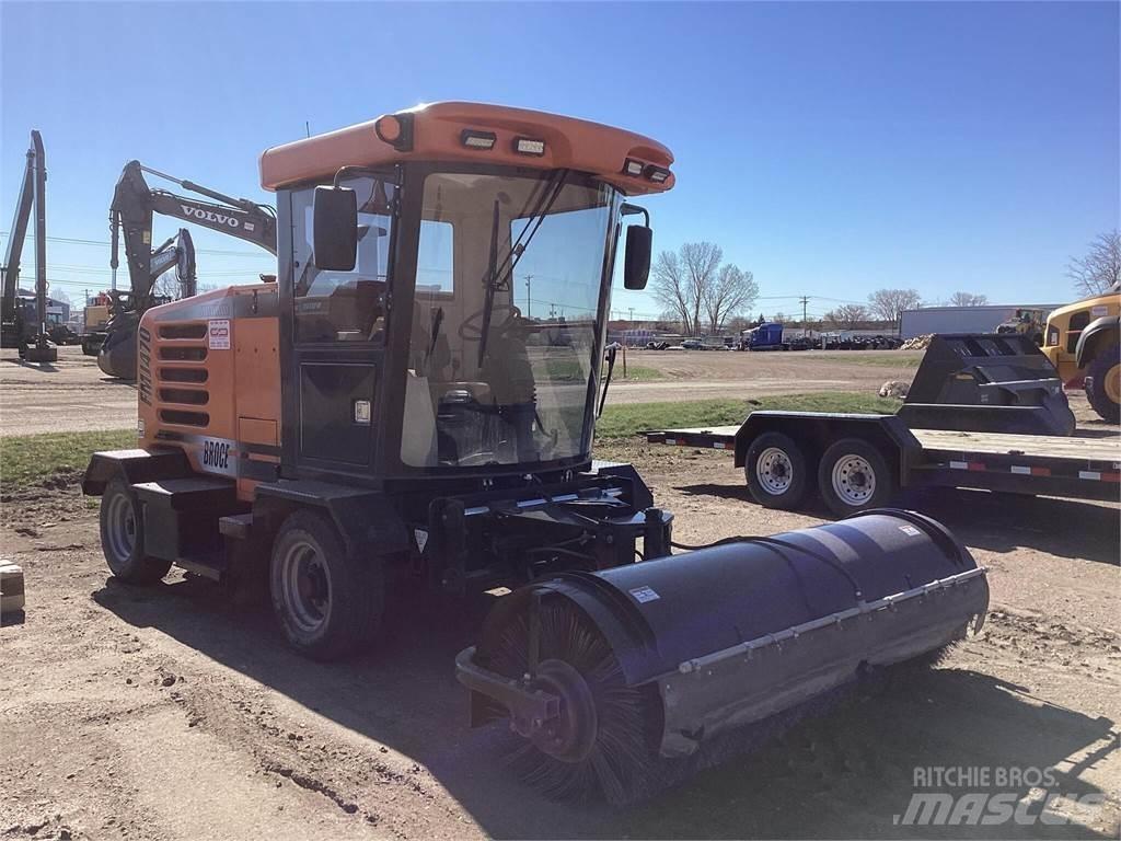 Broce FMJ470 Вакуумные уборочные машины