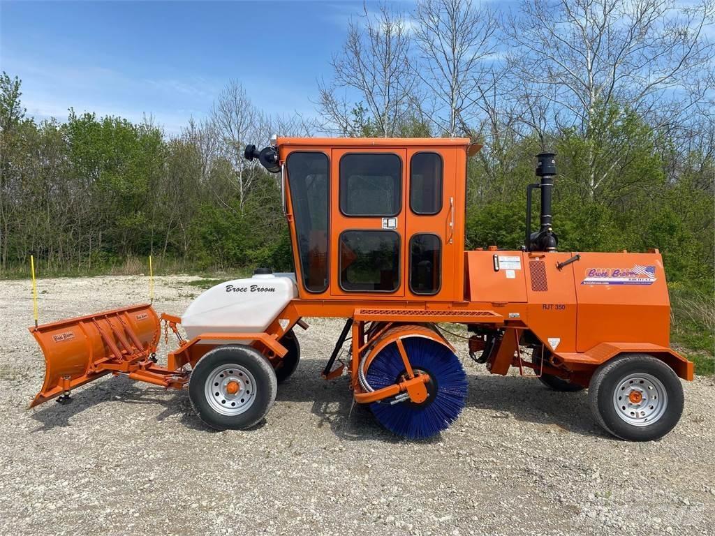 Broce RJT350 Вакуумные уборочные машины