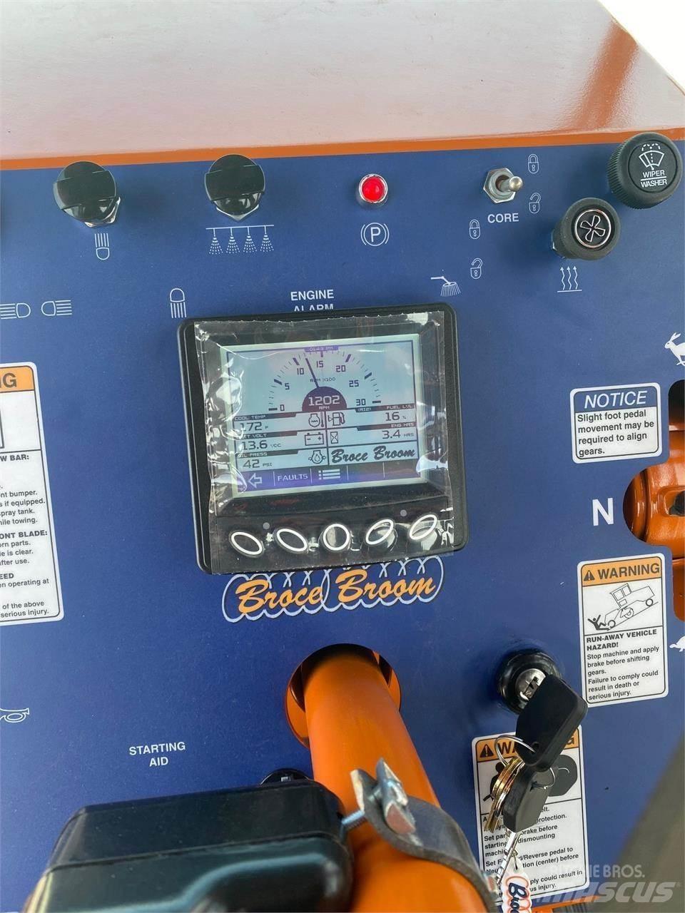 Broce RJT350 Вакуумные уборочные машины