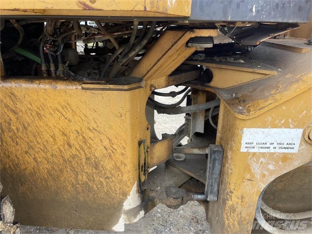 CASE 621B Фронтальные погрузчики
