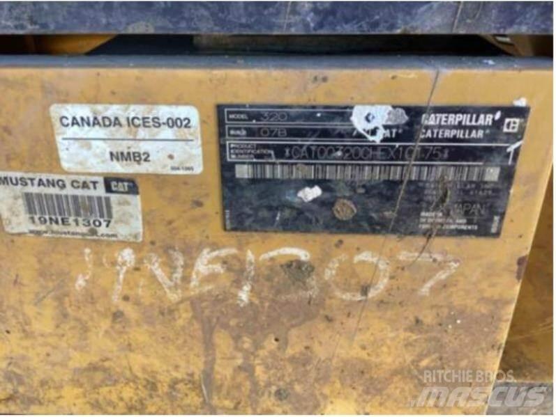 CAT 320 Гусеничные экскаваторы