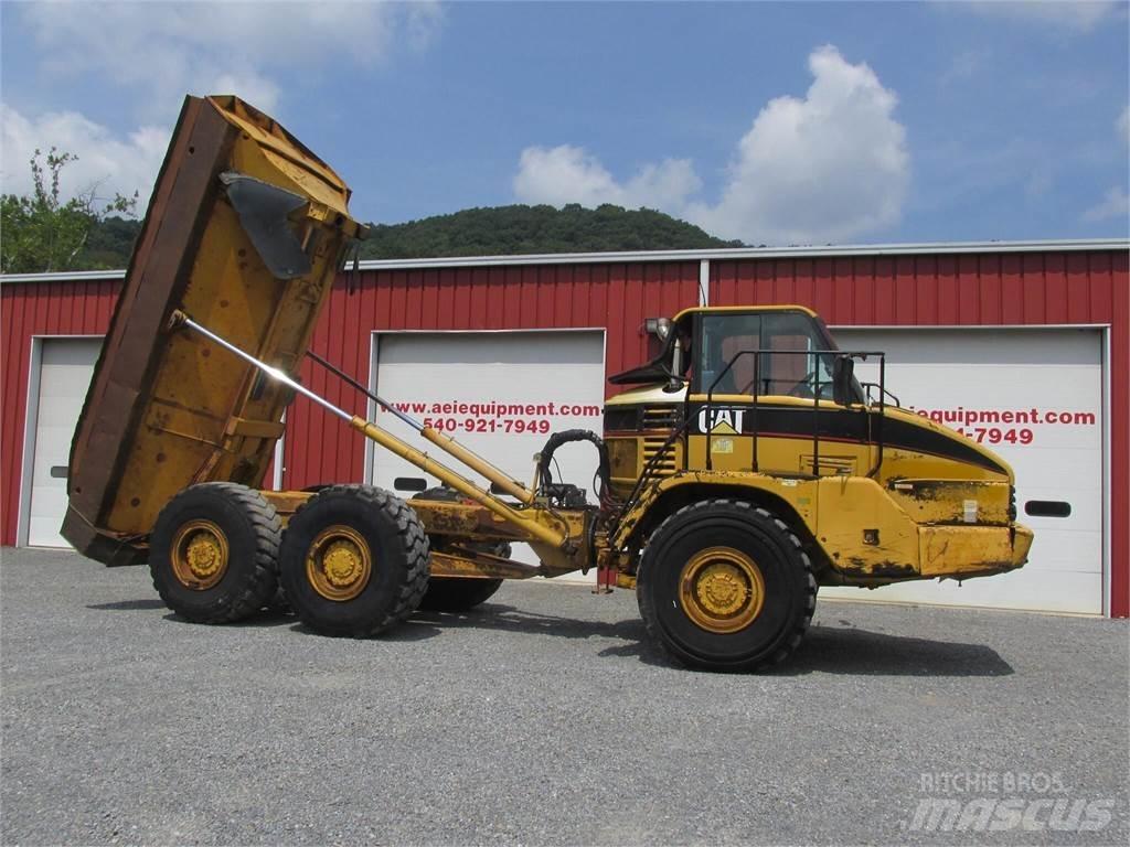 CAT 725 Шарнирно-сочленённые самосвалы