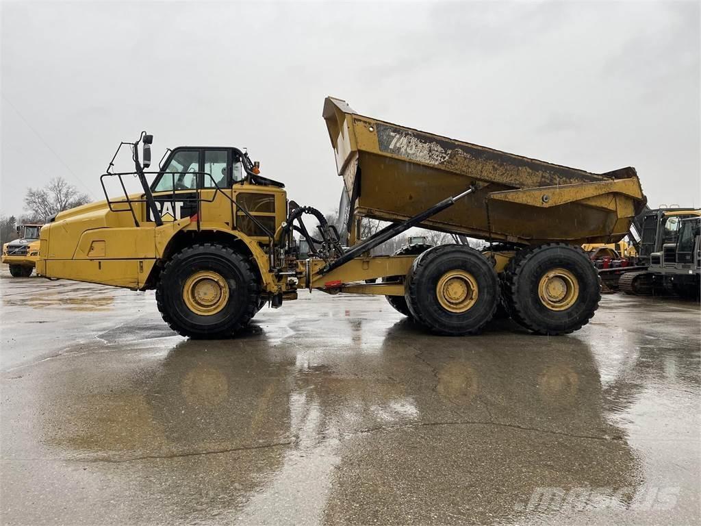 CAT 745C Шарнирно-сочленённые самосвалы