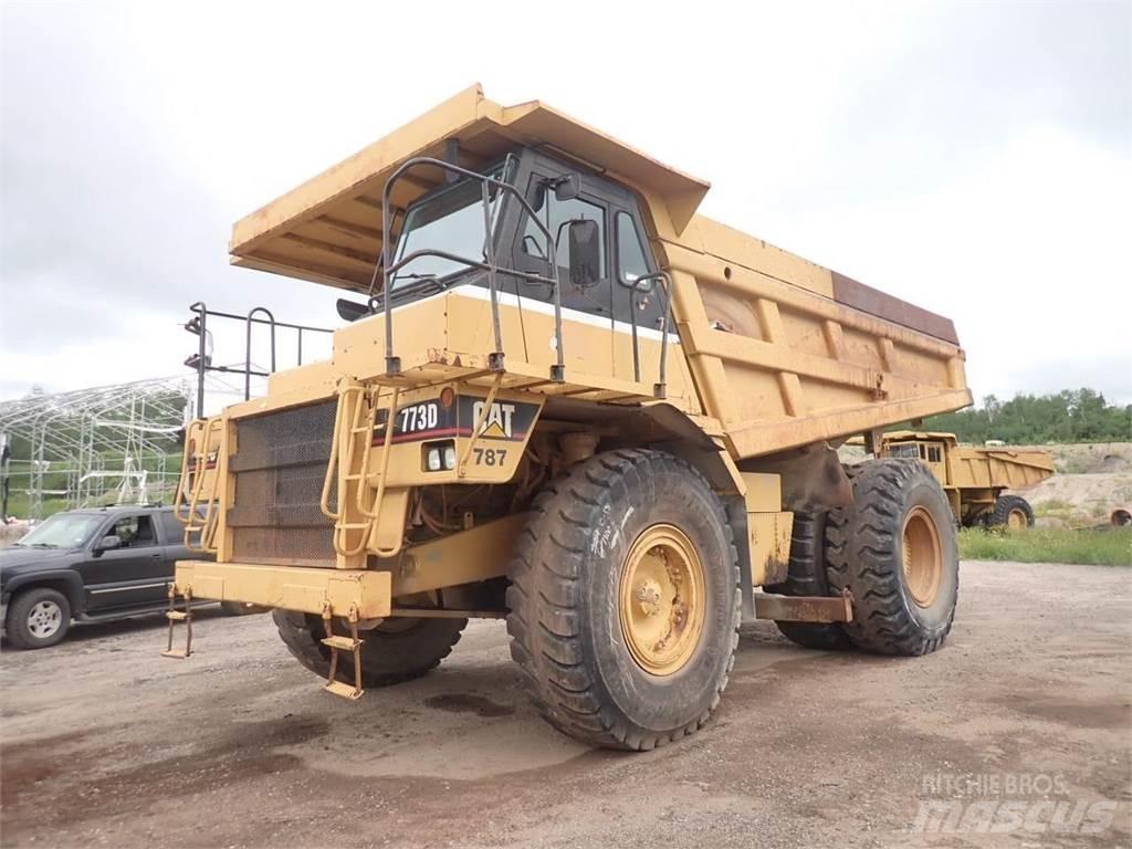 CAT 773D Шарнирно-сочленённые самосвалы