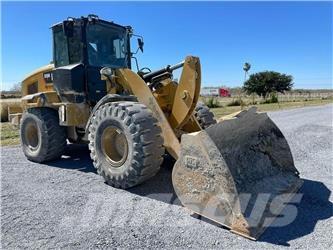 CAT 930M Фронтальные погрузчики