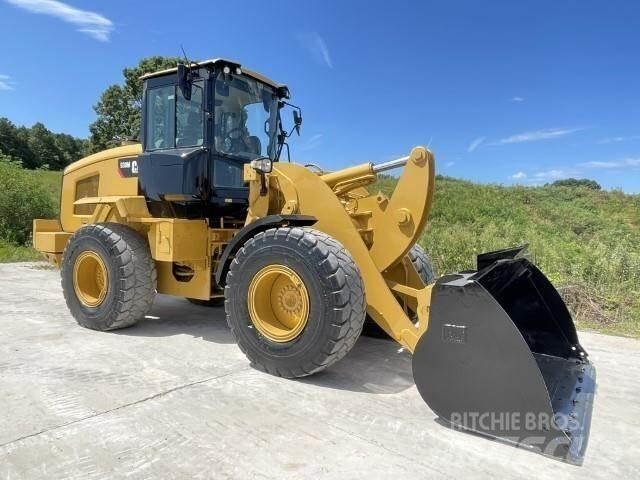CAT 930M Фронтальные погрузчики