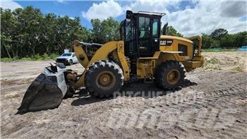 CAT 938M Фронтальные погрузчики