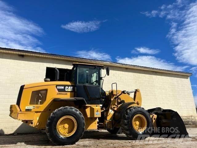 CAT 938M Фронтальные погрузчики