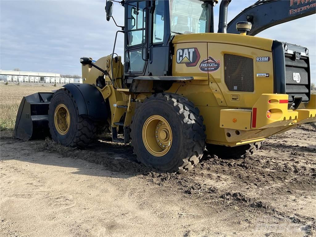 CAT 938M Фронтальные погрузчики