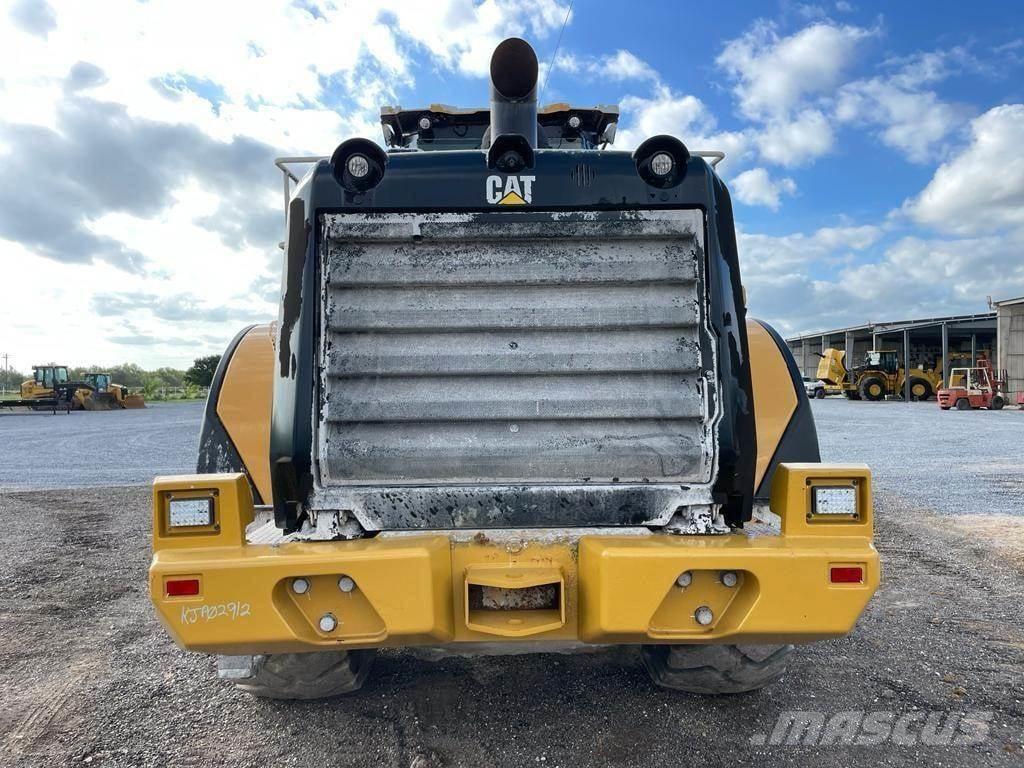 CAT 966M Фронтальные погрузчики