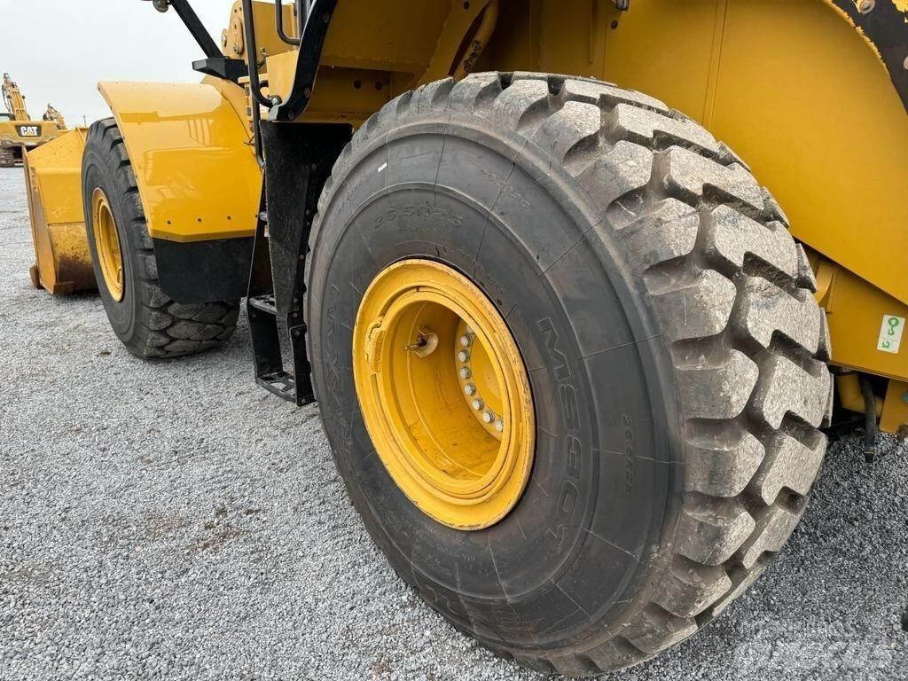 CAT 972M Фронтальные погрузчики