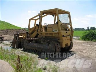 CAT 977L Гусеничные фронтальные погрузчики