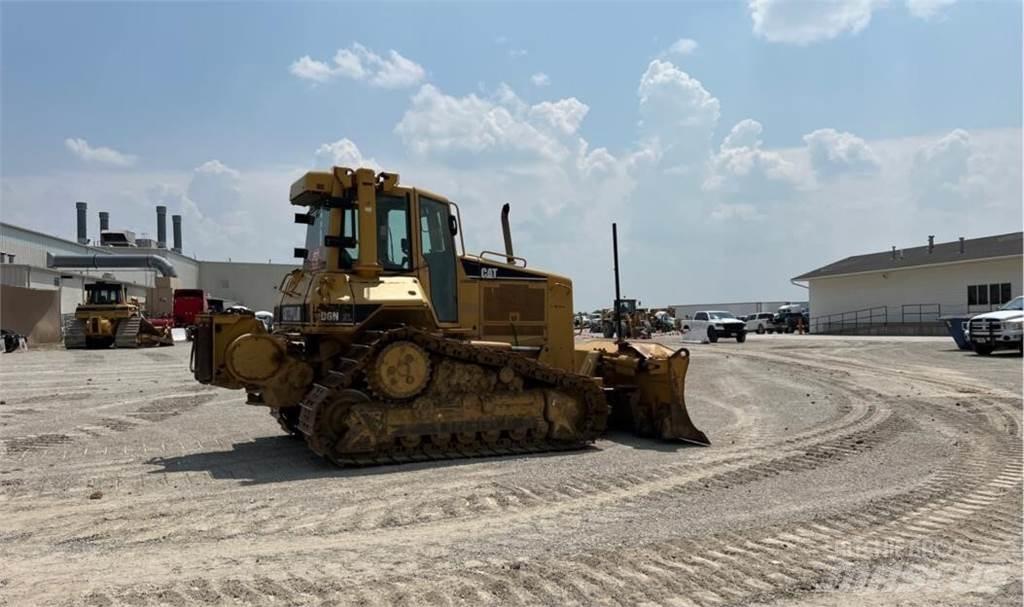CAT D6N XL Гусеничные бульдозеры